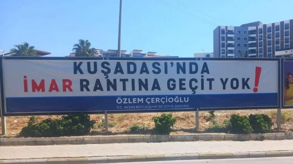 CHP'den istifa ederek AK Parti'ye geçmesi sonrasında Aydın Büyükşehir Belediye Başkanı Özlem Çerçioğlu nerdeyse tüm Aydın'da her reklam panosunda açık açık “Kuşadası’nda İmar Rantına Geçit Yok!” yazdı. Elbette bu durum Kuşadası’nda beklenen operasyonun hem habercisi hem de yapılacak olası bir operasyonun İmar konusunda gelişeceğinin altını çiziyordu.